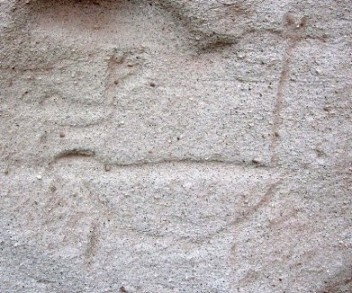 Petroglifo de llama con cría. Sitio arqueológico Yerbas Buenas, desierto de Atacama, Chile. Foto: Ximena Jordán.